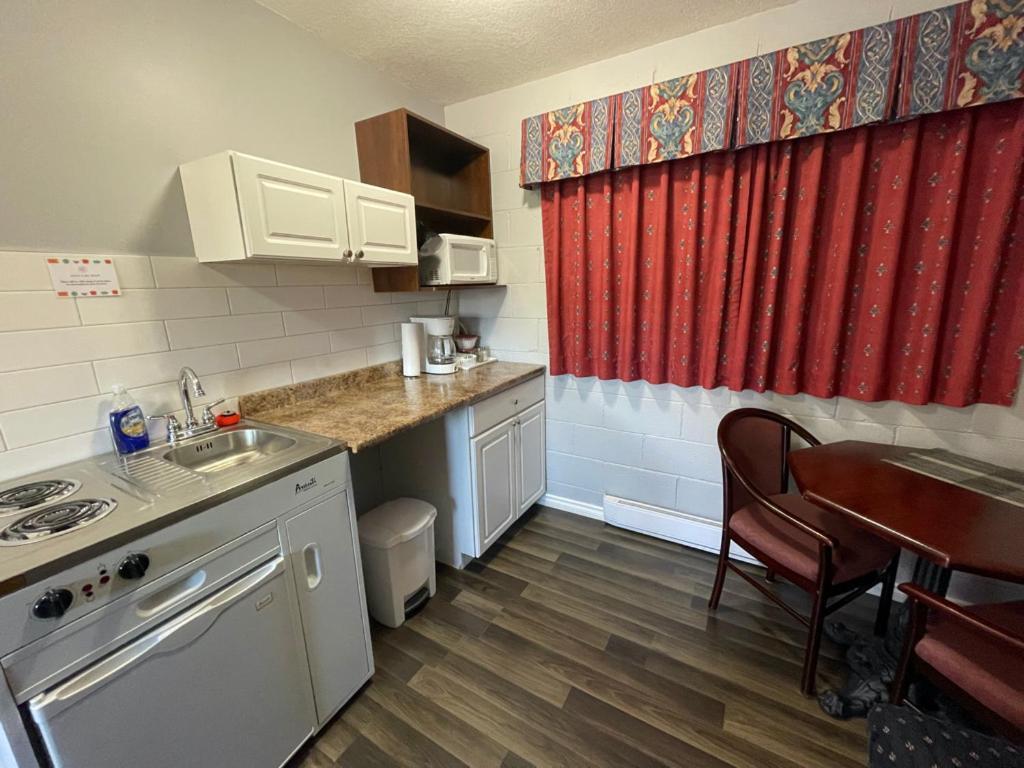 Arrow Lake Motel Fauquier Esterno foto